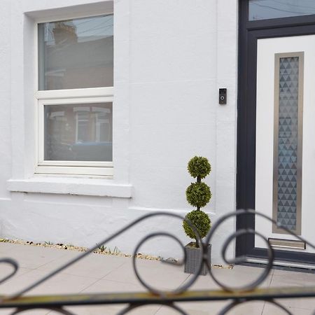 Outstanding Modernised 3/4 Double Bedroomed House リトルハンプトン エクステリア 写真